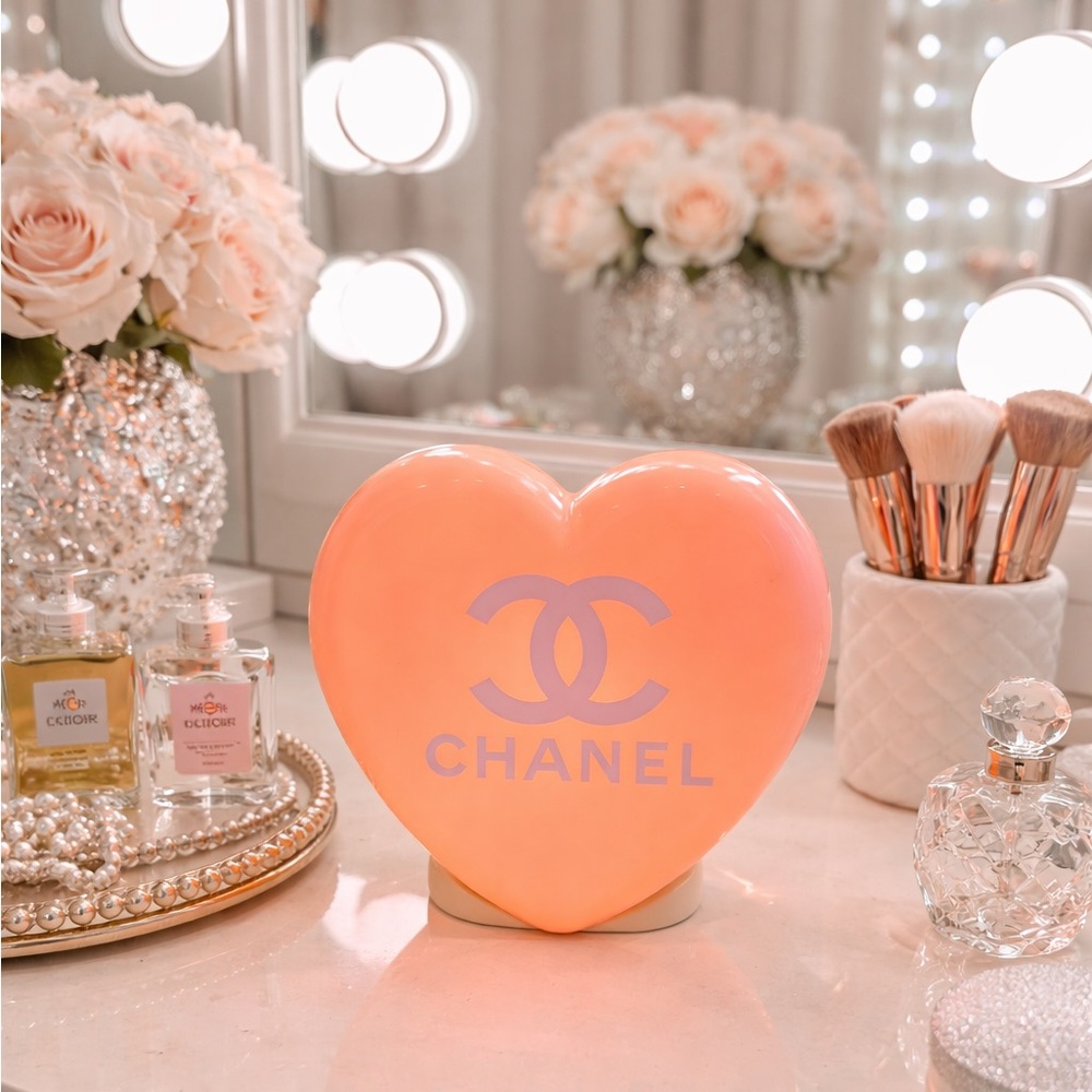 Chanel Pink Heart Home Lamp ❗️WILL NOT RESTOCK❗️ - Picture 2 of 5